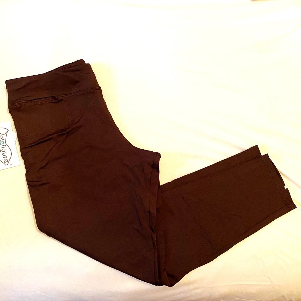 Belafigura Brown Athletic Capri Pants
